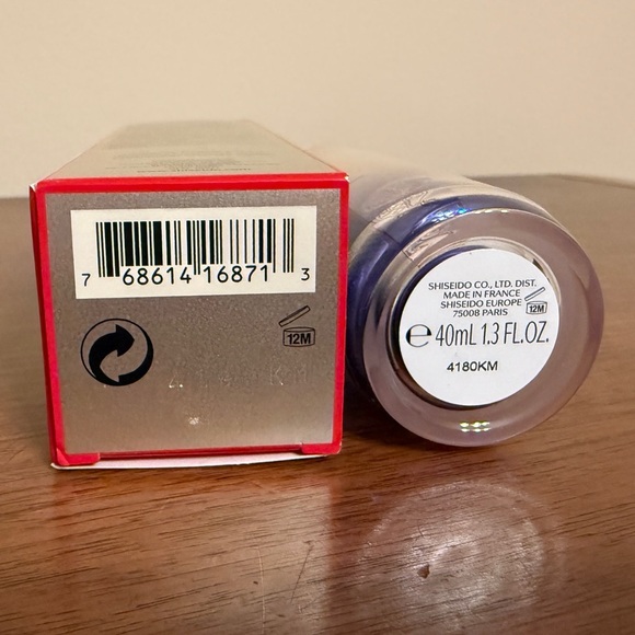 Shiseido Vital Perfection LiftDefine Radiance Serum, 1.3 oz, New and Sealed - Picture 3 of 4